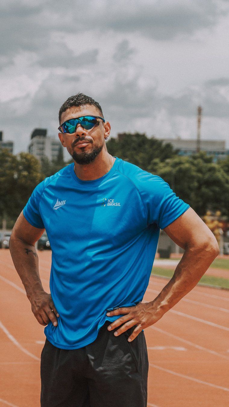 Davidson de Souza on the track in a Team Brazil shirt